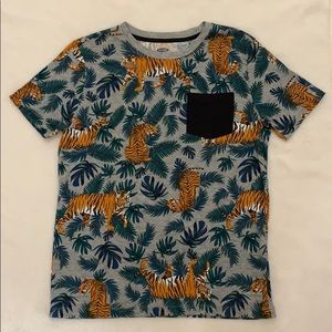 Boys Old Navy Tee Size L (10/12)